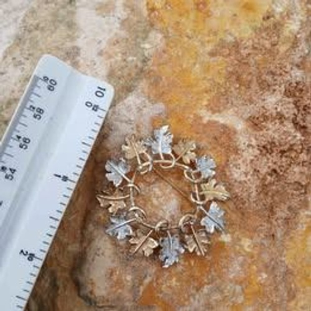 Vintage Sarah Coventry Brooch Gold Silver Tone Maple Leaf Wreath Pin
